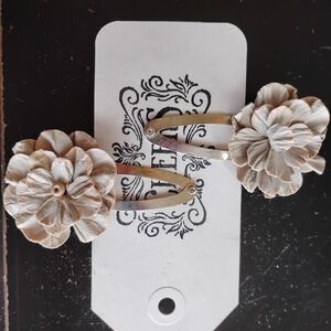 2 women's hair clip barrettes with blue flowers